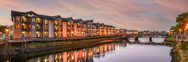 exterior of Kathryn Riverfront Inn, Ascend Hotel Collection