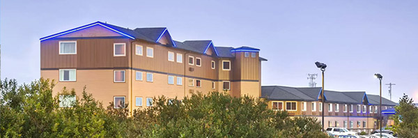exterior of Best Western Astoria Bayfront Hotel
